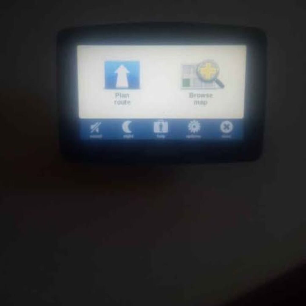 TomTom XL GPS Navigation System with Mount